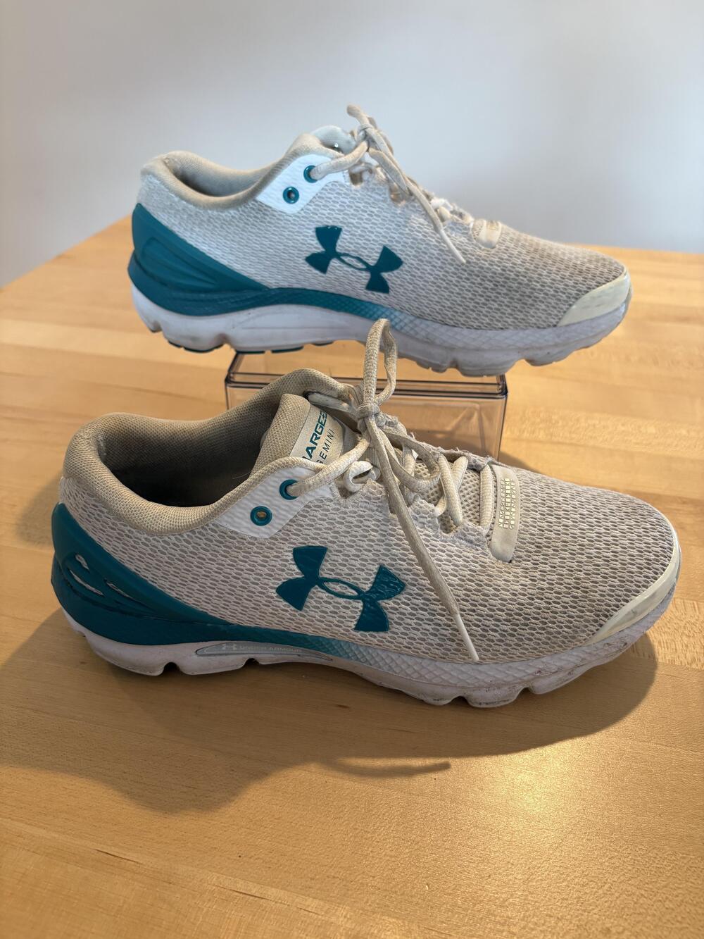Under Armour Running Shoes Womens Size 9.5 White Teal Charged Gemini Sneakers